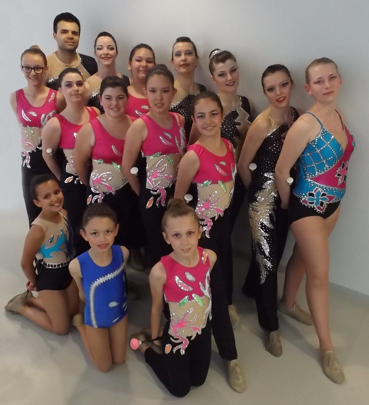 STéphane Moreira et les Vénissianes de Vénissieux twirling-bâton